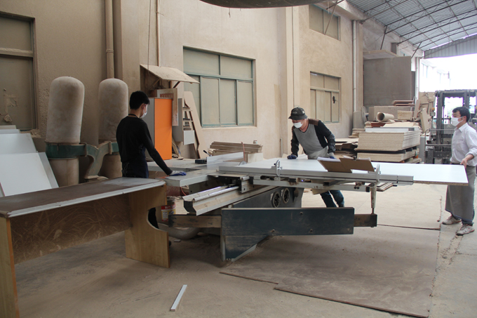 碧江產(chǎn)品生產(chǎn)車間實(shí)拍 探訪碧江生產(chǎn)實(shí)力，感受木材加工的精湛工藝